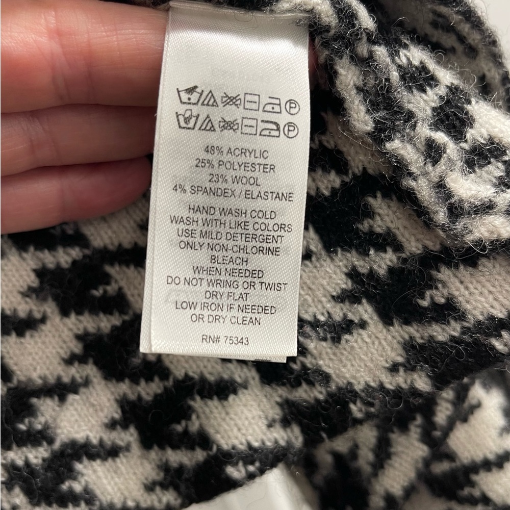 Ellen Tracy Houndstooth Women’s Jacket, Large. - image 2